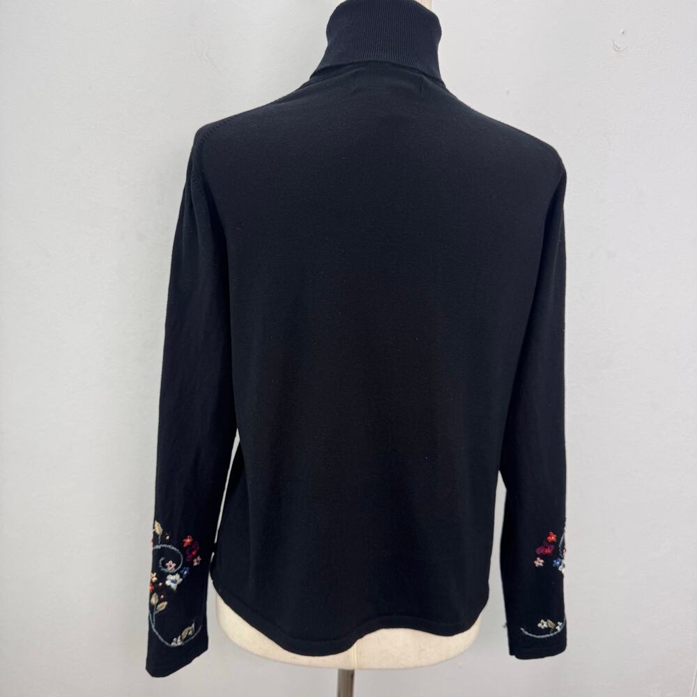 Parisian Signature Silk Nylon Embroidered Floral Art-to-Wear Turtleneck Sweater - Picture 3 of 7